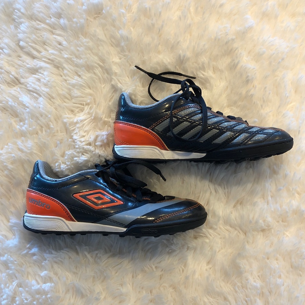 Umbro Youth Classico Turf Soccer Shoes